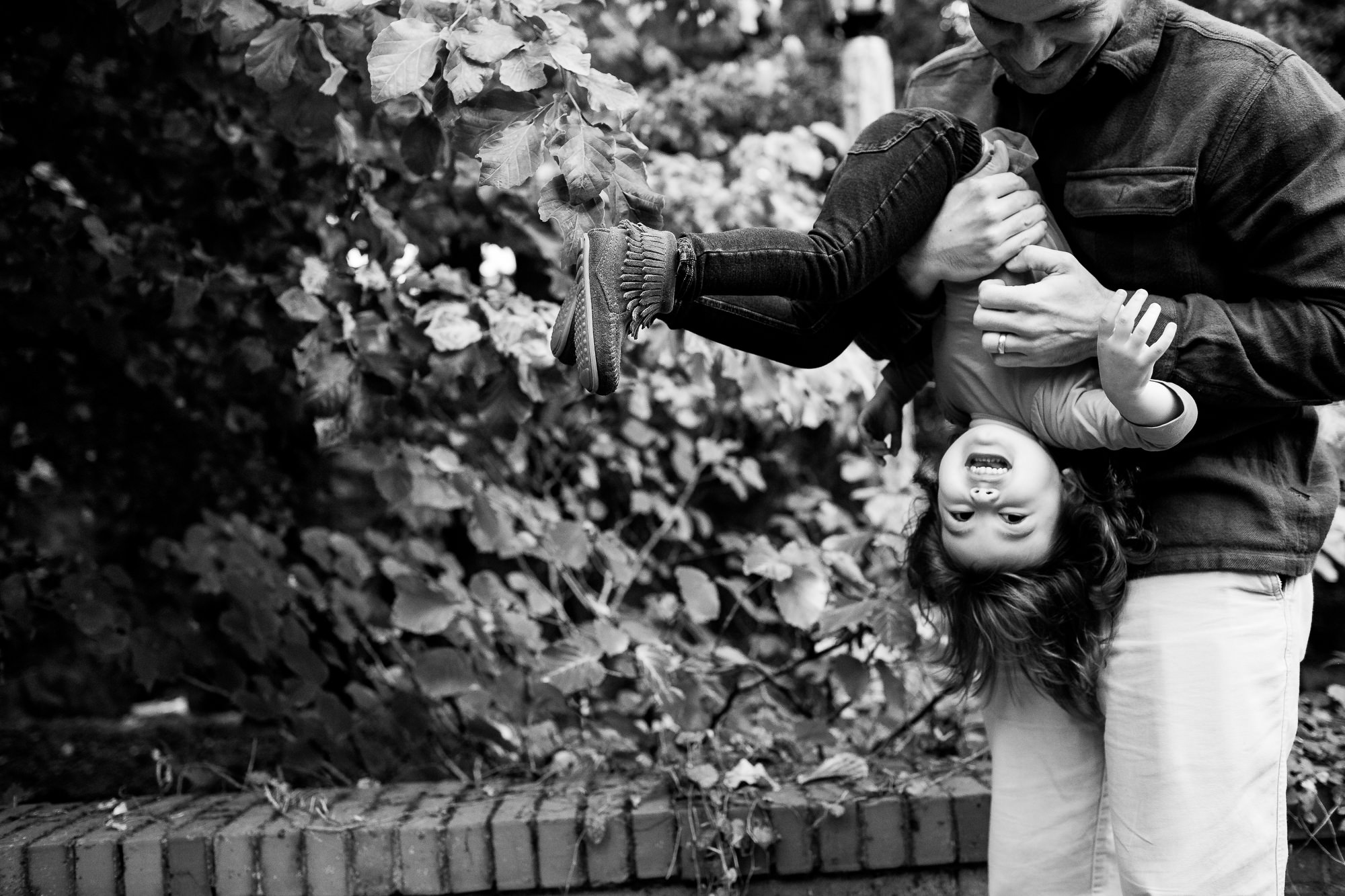 Family photos at the Portland Rose Garden by portrait photographers, Daniel & Lindsay Stark