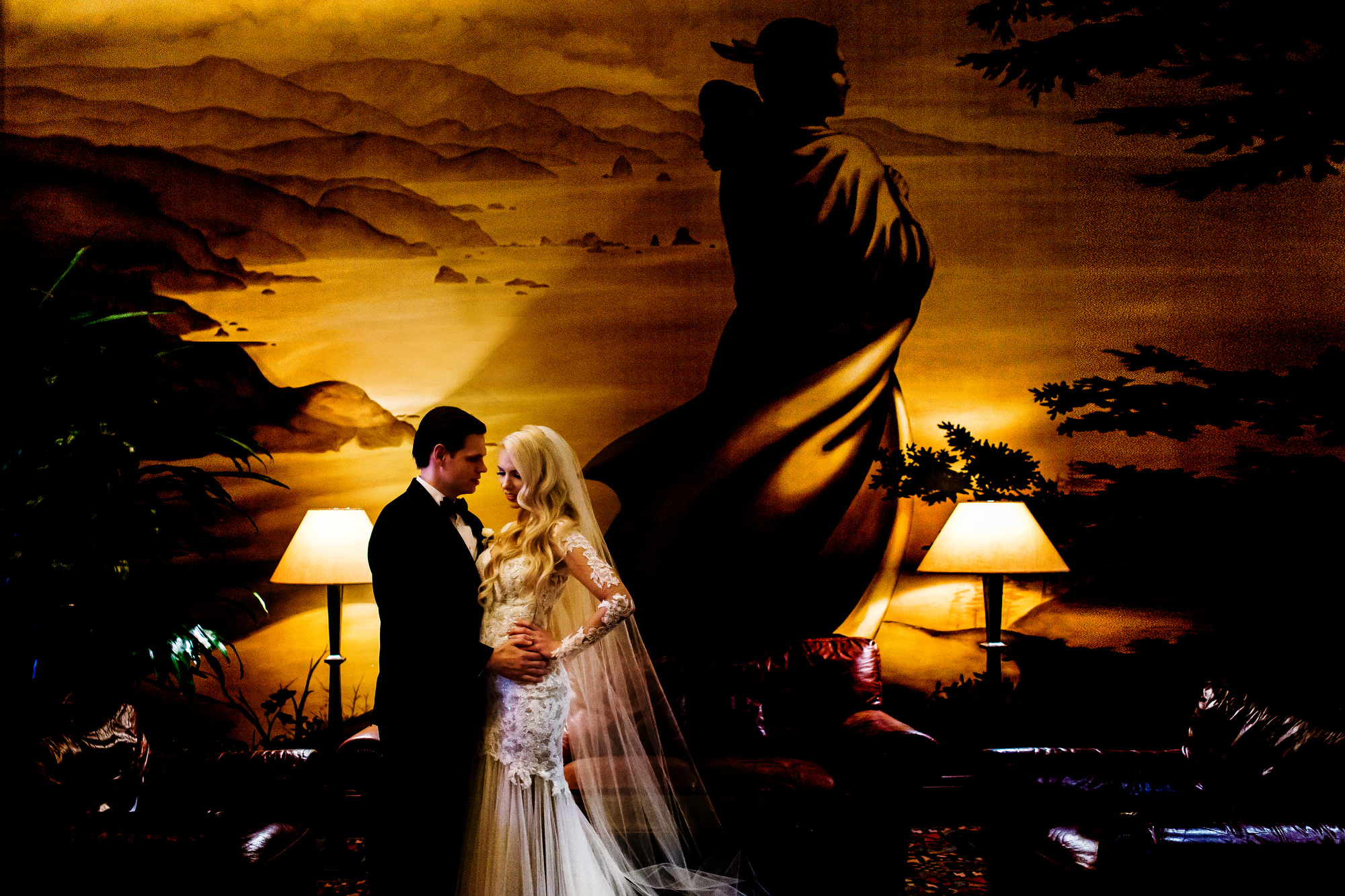 A beautiful and glamorous wedding at Portland's Blue Hour Restaurant in Portland, Oregon. (24)